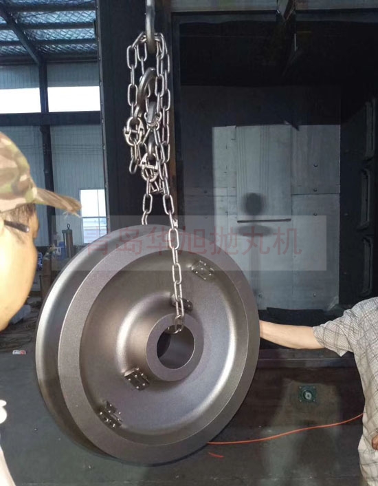 經(jīng)過(guò)吊鉤式拋丸機(jī)清理后的高鐵動(dòng)車(chē)輪子效果
